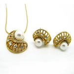 時尚珍珠耳環及項鍊2件套装 (金)